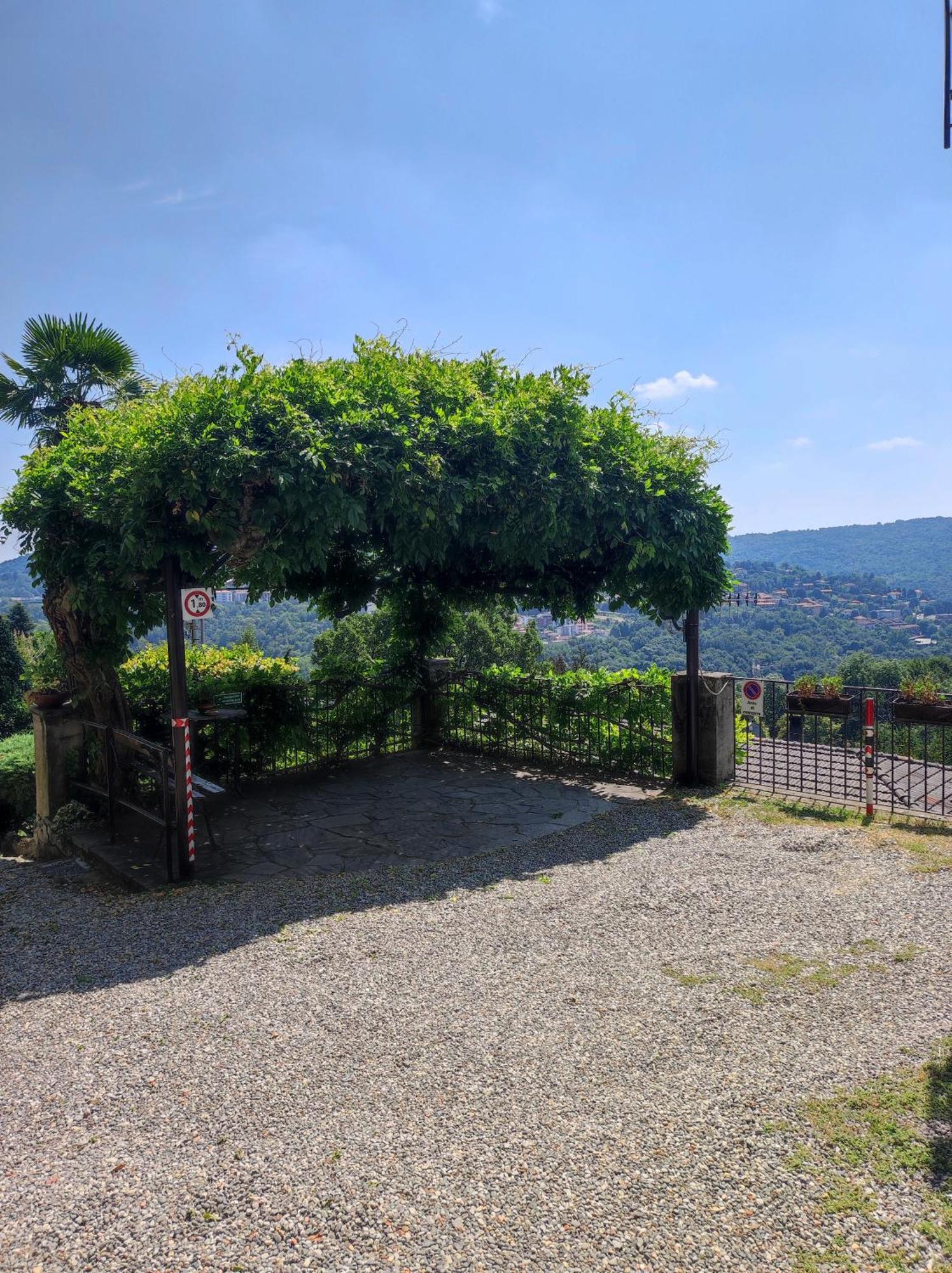 Villa Antonella, App. Vittoria Tavernerio Exterior foto